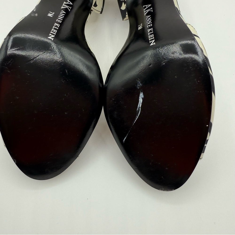 Anne Klein Peep Toe Rosette Heels Black Cream Floral Elegant Pumps Size 7 - Picture 11 of 16